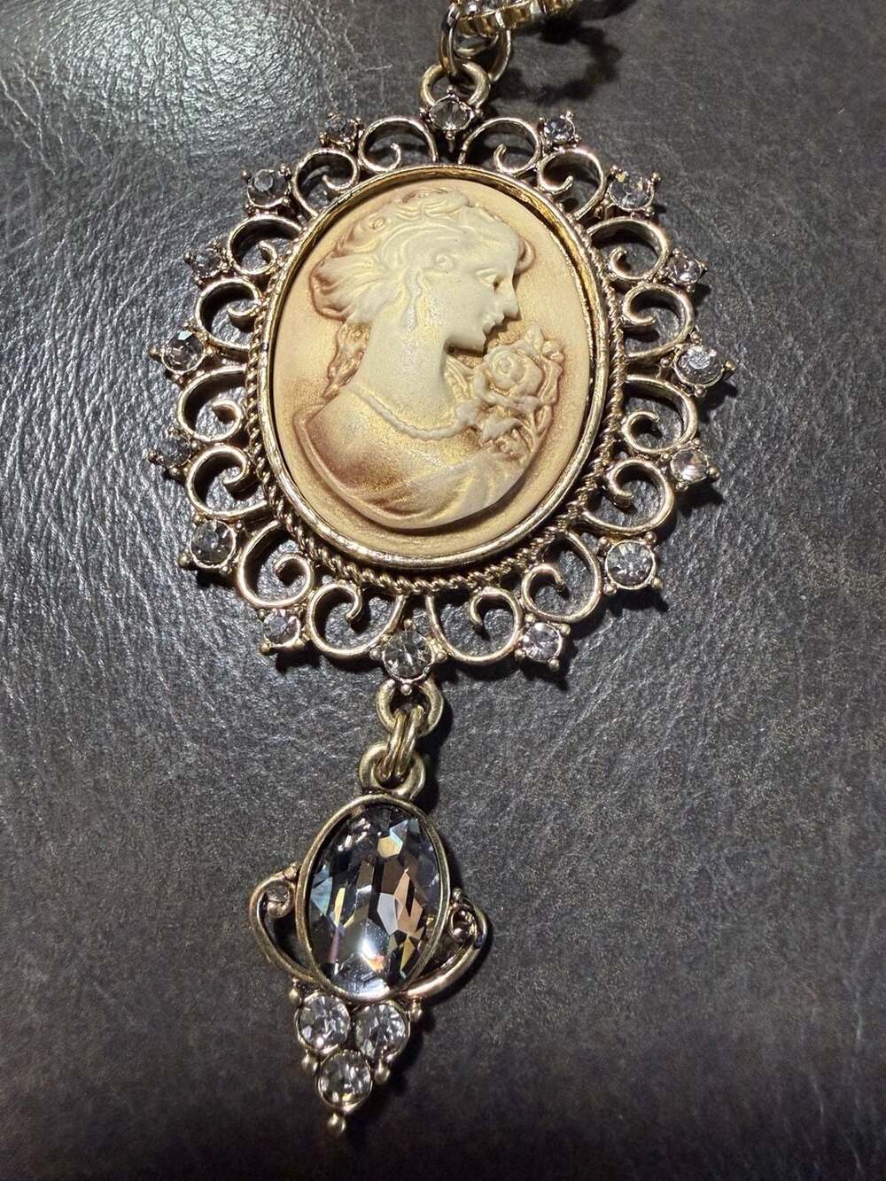 Victorian Style Cameo Pendant Necklace choker with Rhinestones and Crystal Drop